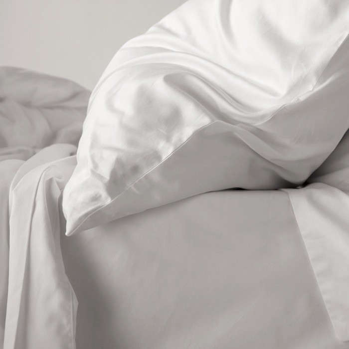 10 Favorites: The Sleaze-Free Silky Pillowcase